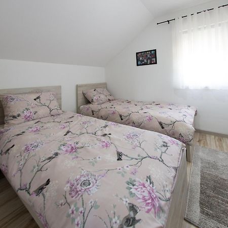 Apartment Kalimero Otocac Luaran gambar