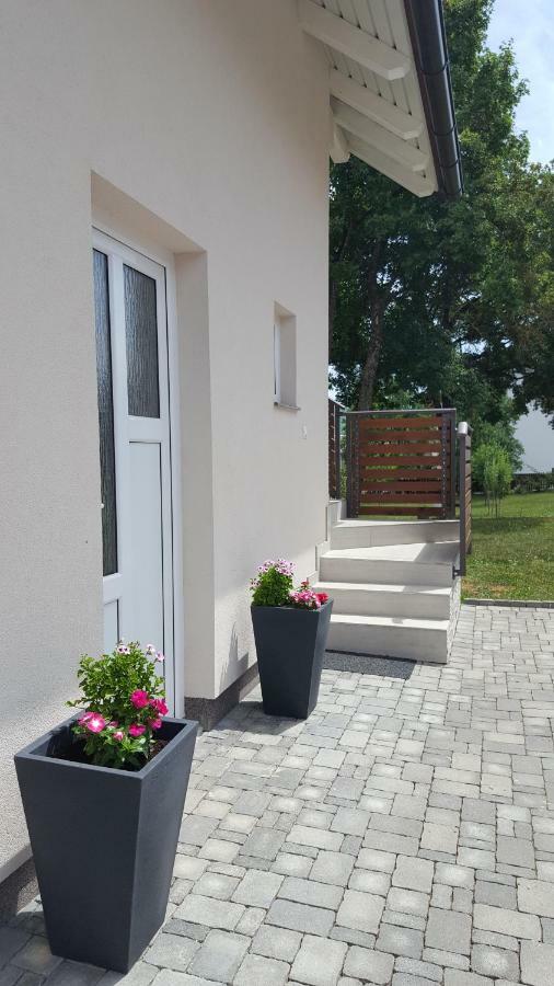 Apartment Kalimero Otocac Luaran gambar